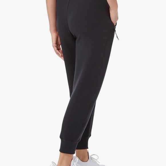 ⭐️ Firm Price ⭐️ New with tags Women's kirkland Jogger Pants Small size - Picture 2 of 7